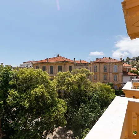 Lovely In With Balcony Apartment *